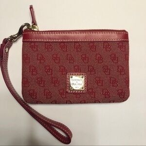 👛 DOONEY & BOURKE 👛 red signature wristlet